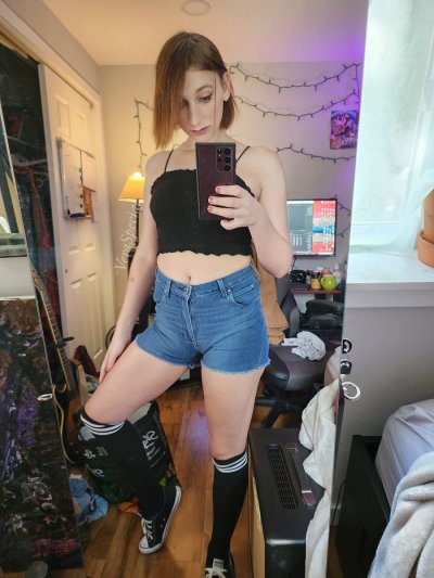 Watch Vera Special's leaked NSFW photo on TwXstars