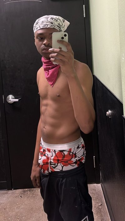 Watch dariooo's leaked NSFW photo on TwXstars