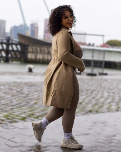 Watch Azita's leaked NSFW photo on TwXstars