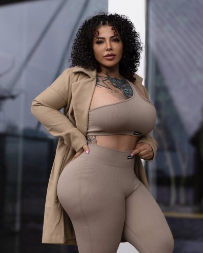 Watch Azita's leaked NSFW photo on TwXstars