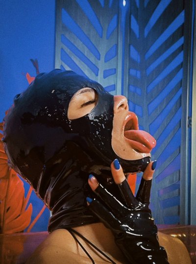 Watch naomi's leaked NSFW photo on TwXstars