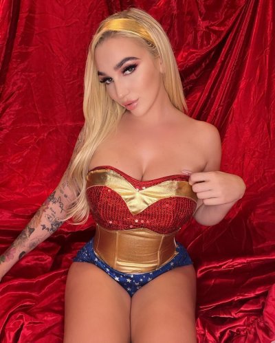 Watch Kendra Sunderland's leaked NSFW photo on TwXstars