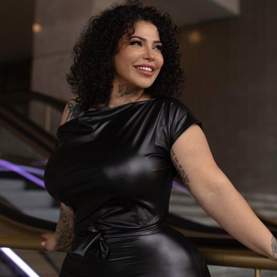 Watch Azita's leaked NSFW photo on TwXstars