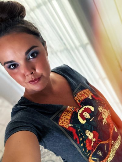 Watch Dillion Harper's leaked NSFW photo on TwXstars