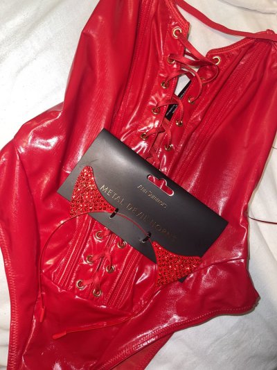 Watch Marnie Victoria's leaked NSFW photo on TwXstars