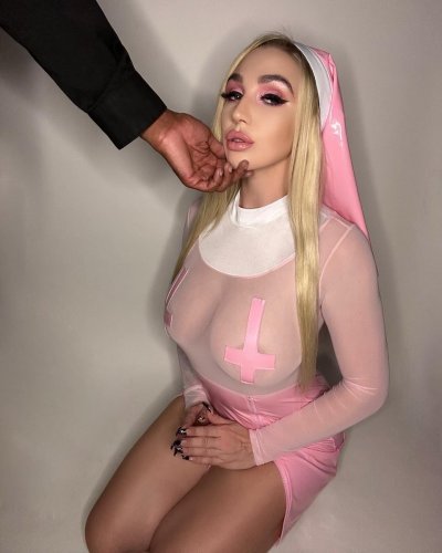 Watch Kendra Sunderland's leaked NSFW photo on TwXstars