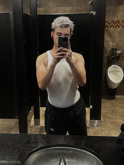 Watch Jose Carlos Guillen's leaked NSFW photo on TwXstars