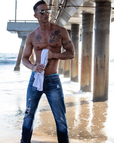 Watch Nic Sahara's leaked NSFW photo on TwXstars