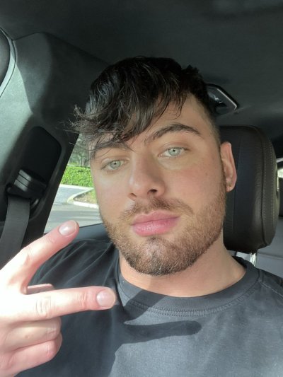 Watch Angelo Rosa's leaked NSFW photo on TwXstars