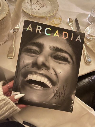 Watch Mia K.'s leaked NSFW photo on TwXstars