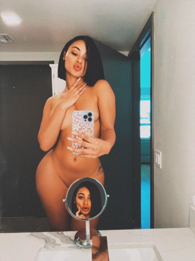Watch 👑's leaked NSFW photo on TwXstars