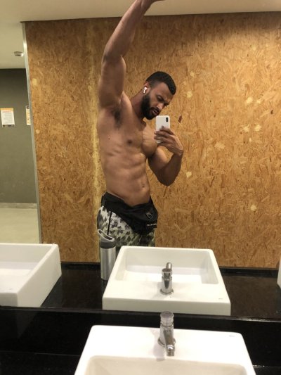 Watch Ewerton Mineiro's leaked NSFW photo on TwXstars