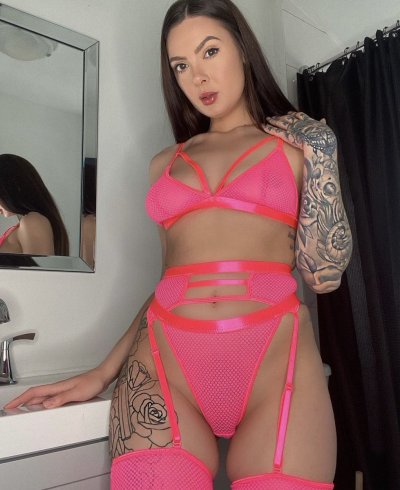 Watch Marley Brinx's leaked NSFW photo on TwXstars