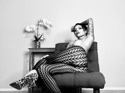 Watch TS Foxxy's leaked NSFW photo on TwXstars