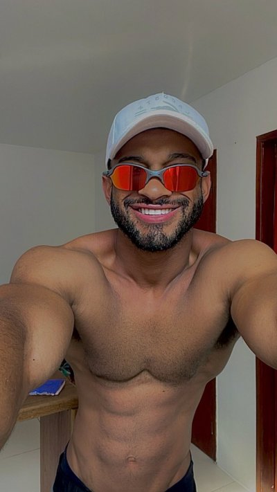 Watch Ewerton Mineiro's leaked NSFW photo on TwXstars