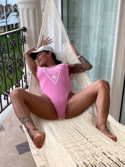 Watch TS Foxxy's leaked NSFW photo on TwXstars