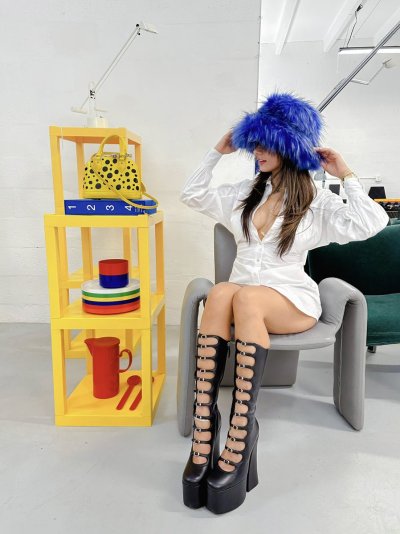 Watch Mia K.'s leaked NSFW photo on TwXstars