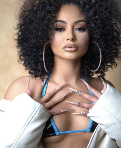 Watch 👑's leaked NSFW photo on TwXstars