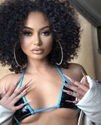 Watch 👑's leaked NSFW photo on TwXstars