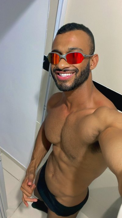 Watch Ewerton Mineiro's leaked NSFW photo on TwXstars