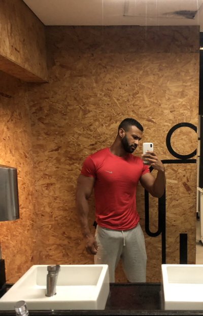 Watch Ewerton Mineiro's leaked NSFW photo on TwXstars