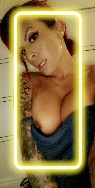 Watch TS Foxxy's leaked NSFW photo on TwXstars