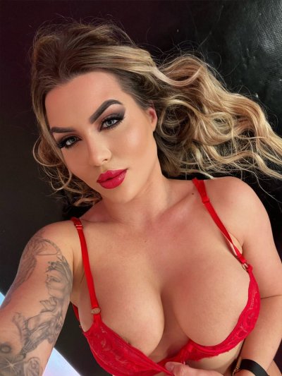 Watch Daisy Dillon's leaked NSFW photo on TwXstars