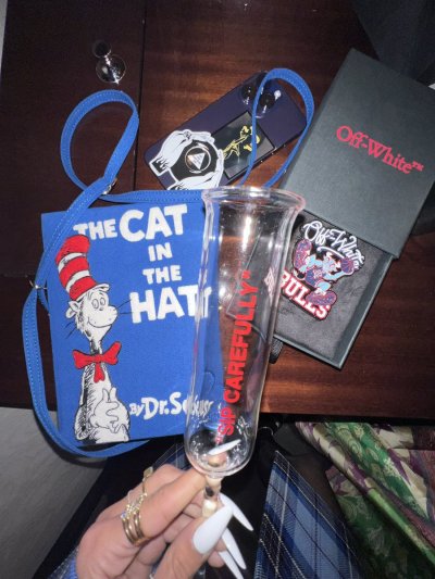 Watch Mia K.'s leaked NSFW photo on TwXstars