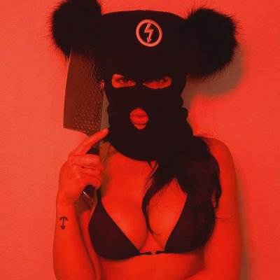 Watch Lexi Belle's leaked NSFW photo on TwXstars