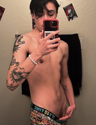 Watch Joey Michaels's leaked NSFW photo on TwXstars