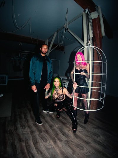 Watch Chantal Danielle's leaked NSFW photo on TwXstars