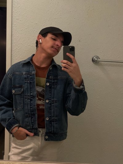 Watch Online Lover's leaked NSFW photo on TwXstars