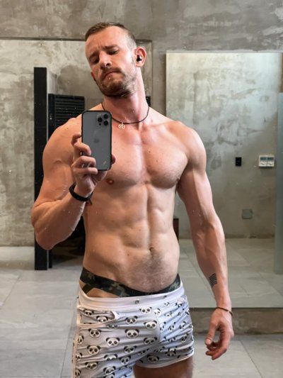 Watch Ridick_7's leaked NSFW photo on TwXstars