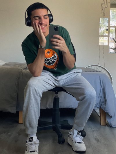 Watch Online Lover's leaked NSFW photo on TwXstars