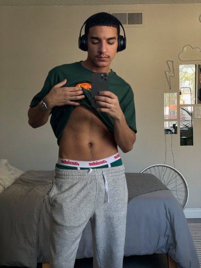 Watch Online Lover's leaked NSFW photo on TwXstars