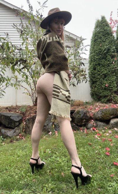 Watch Lianna Lawson's leaked NSFW photo on TwXstars