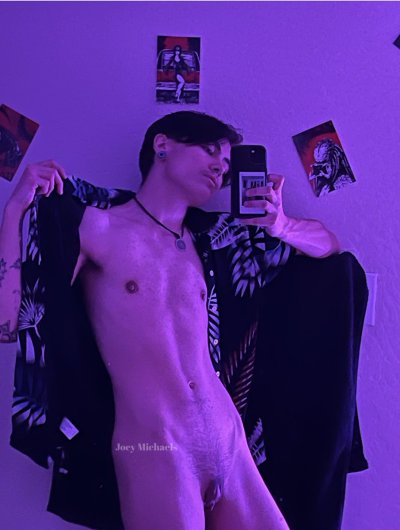 Watch Joey Michaels's leaked NSFW photo on TwXstars