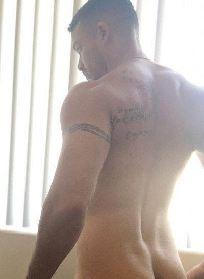 Watch Nic Sahara's leaked NSFW photo on TwXstars