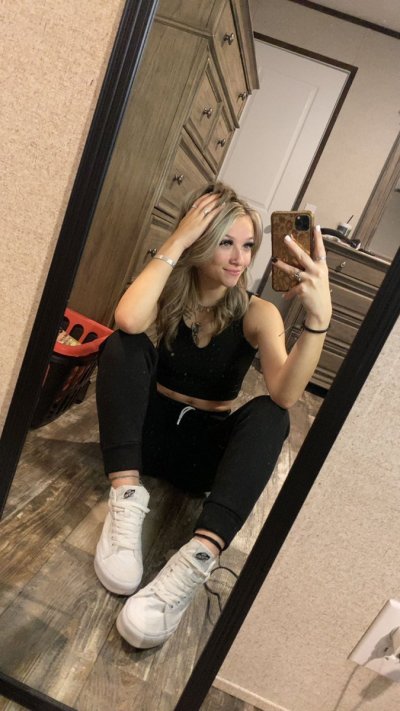 Watch R I K K I's leaked NSFW photo on TwXstars