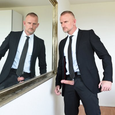 Watch AlexBullmann's leaked NSFW photo on TwXstars