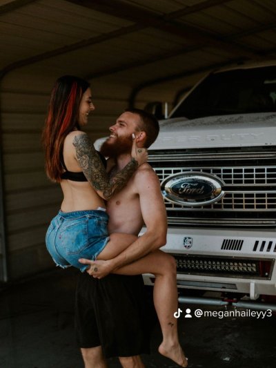 Watch Megan's leaked NSFW photo on TwXstars