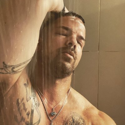 Watch Nic Sahara's leaked NSFW photo on TwXstars