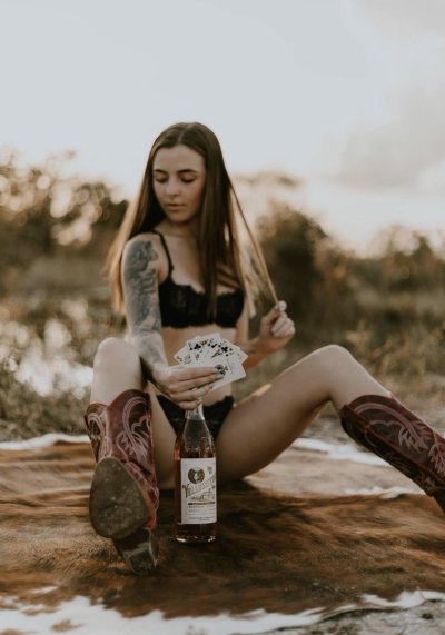 Watch Megan's leaked NSFW photo on TwXstars