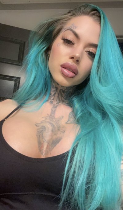 Watch Chantal Danielle's leaked NSFW photo on TwXstars