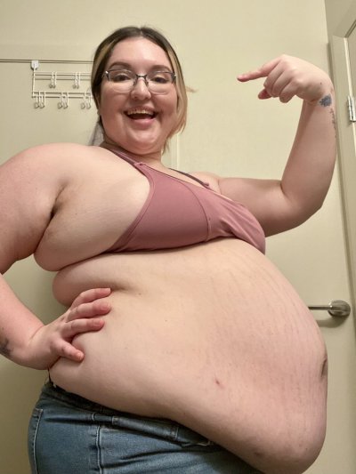 Watch Laura fatty's leaked NSFW photo on TwXstars