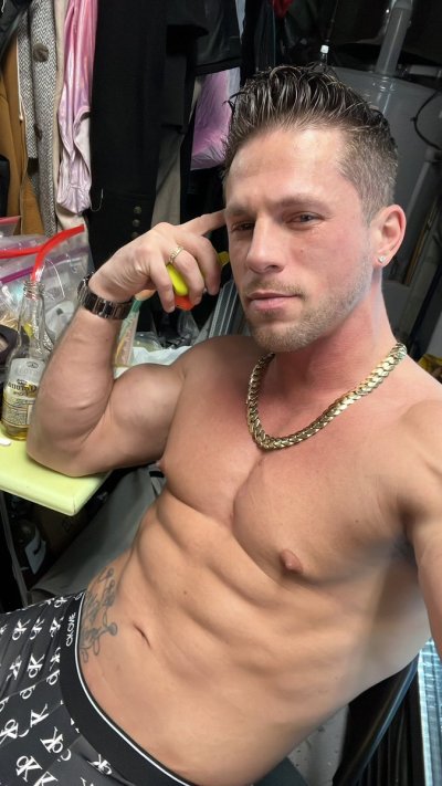 Watch ROMANTODD, LLC's leaked NSFW photo on TwXstars