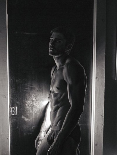 Watch Charlie Matthews's leaked NSFW photo on TwXstars