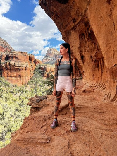 Watch Peechfuzzzz's leaked NSFW photo on TwXstars