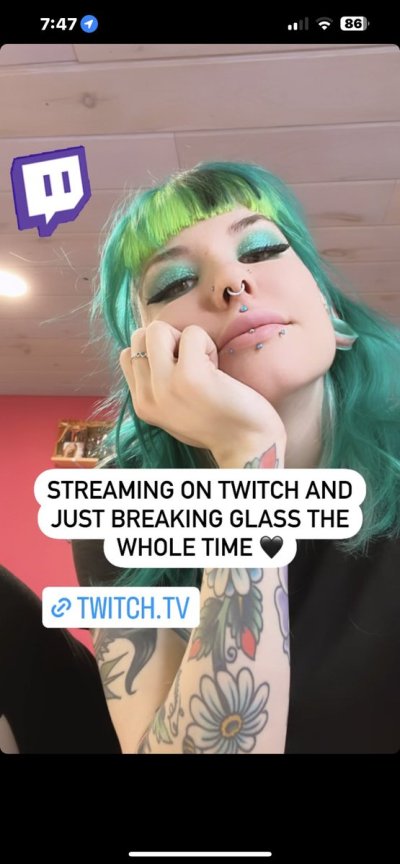 Watch Skella Borealis's leaked NSFW photo on TwXstars