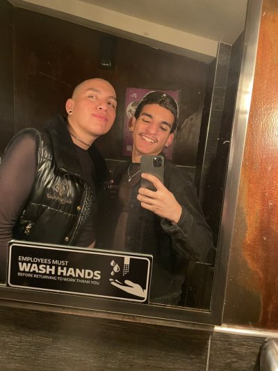 Watch Online Lover's leaked NSFW photo on TwXstars